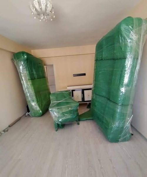 Eşyaların ambalajlandığı ve paketlendiği süreçteki görüntü.